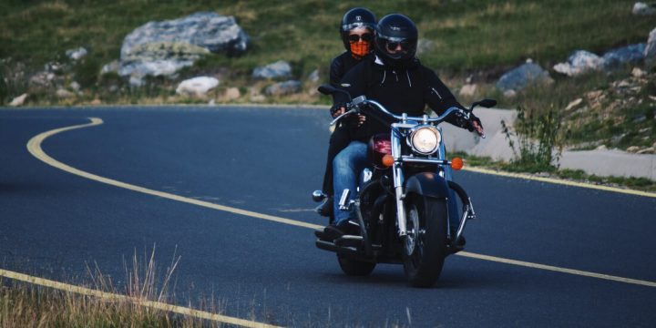 Motorbike hire: tips for handling a heavy motorcycle